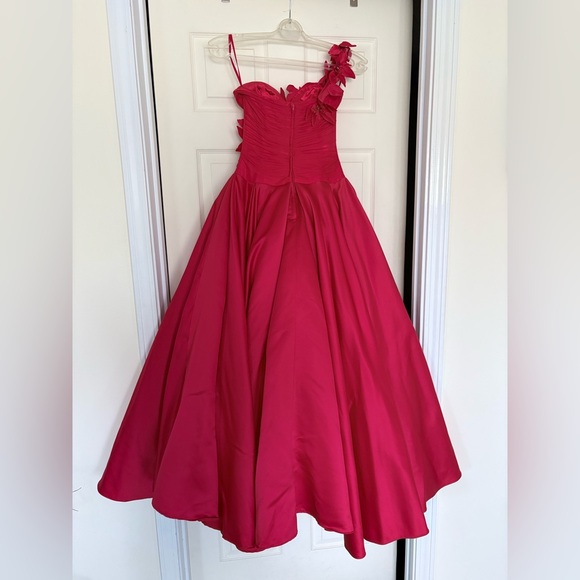 Red Corset Ballgown / Prom or Quinceañera Dress - Picture 6 of 12